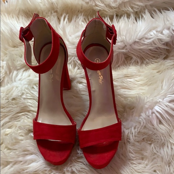 Women’s red heels - Picture 3 of 4